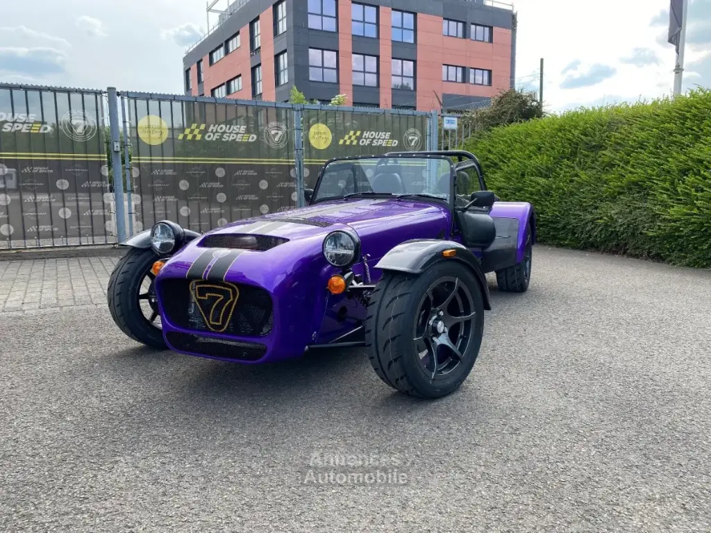 Caterham Super 1600 Burgundy 
